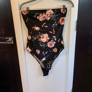 Urban outfitters off the shoulder Velvet body suit size L